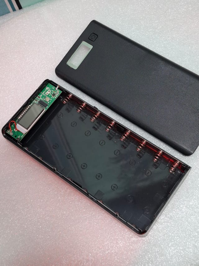 8 Battery Power Bank Box_img_0