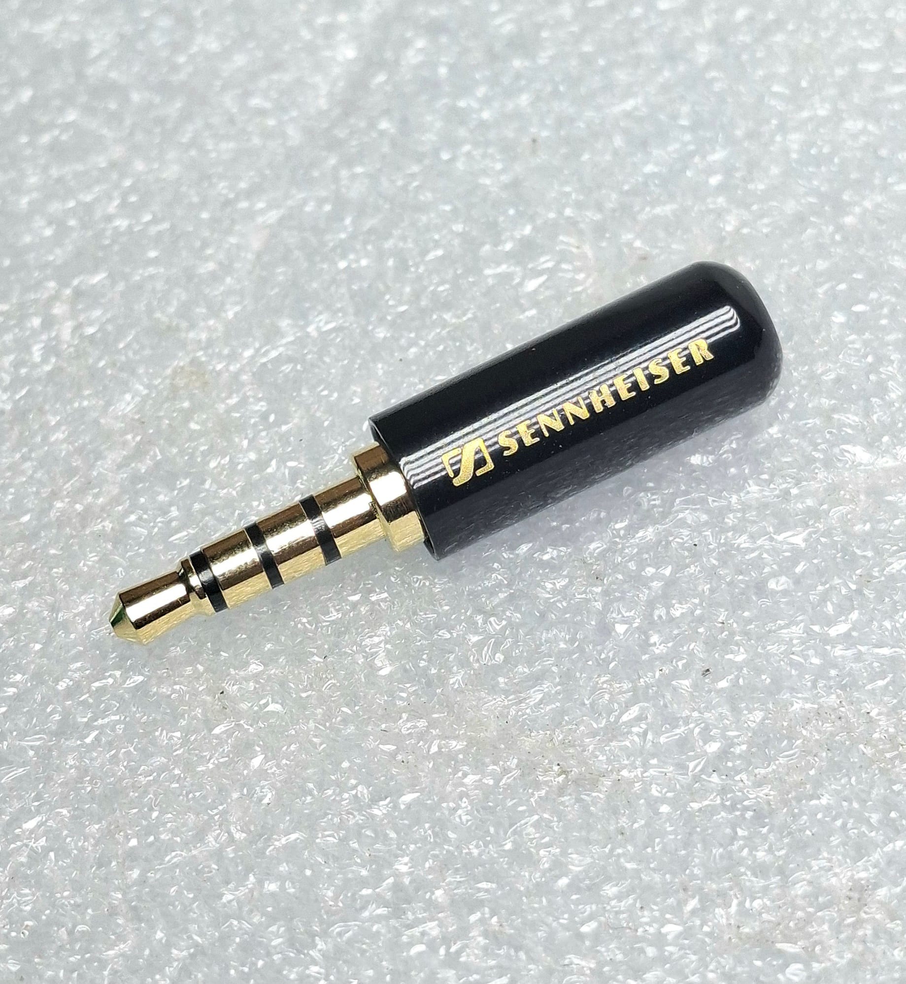 3.5mm Male audio jack