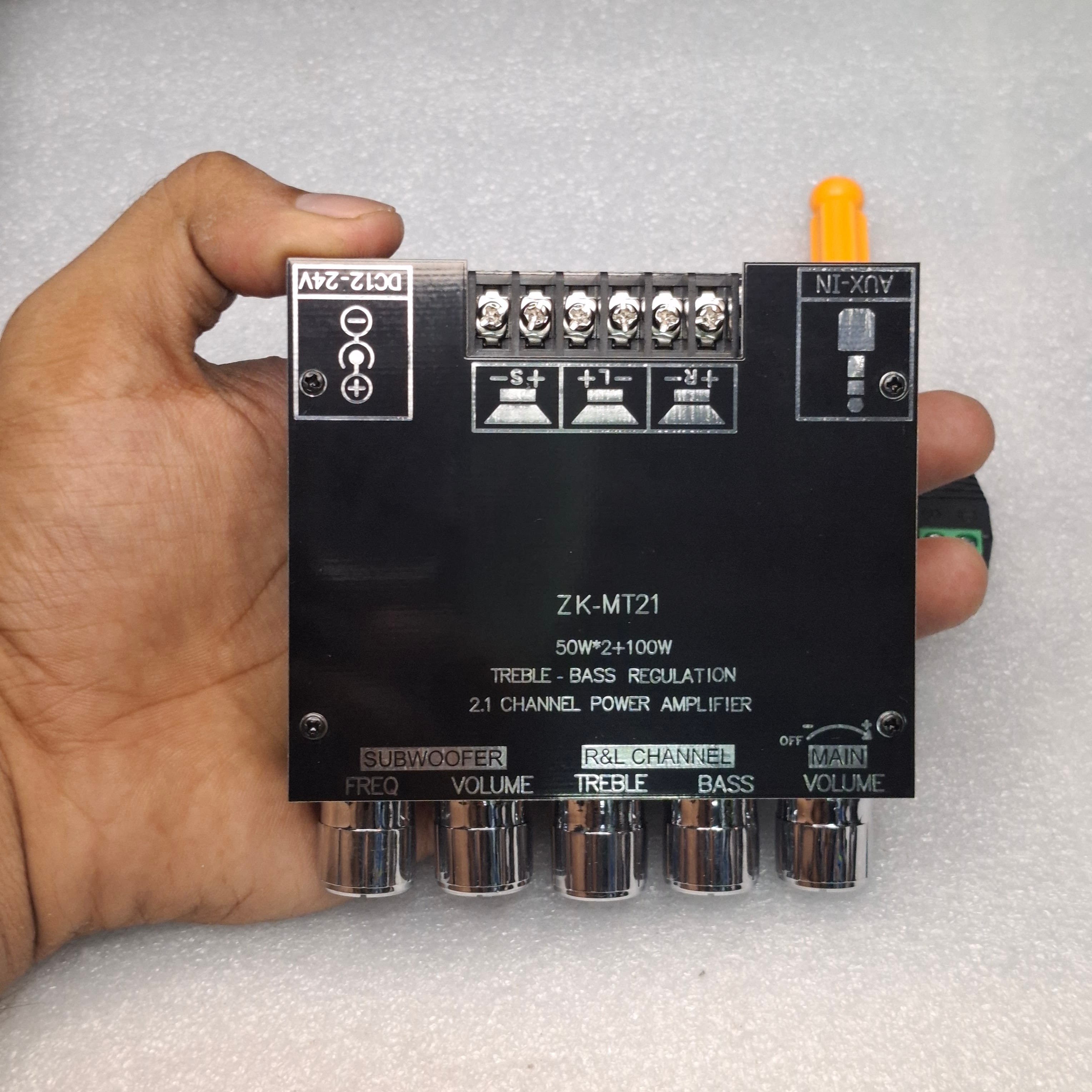 ZK-MT21 2.1 Amplifie ( local quality)